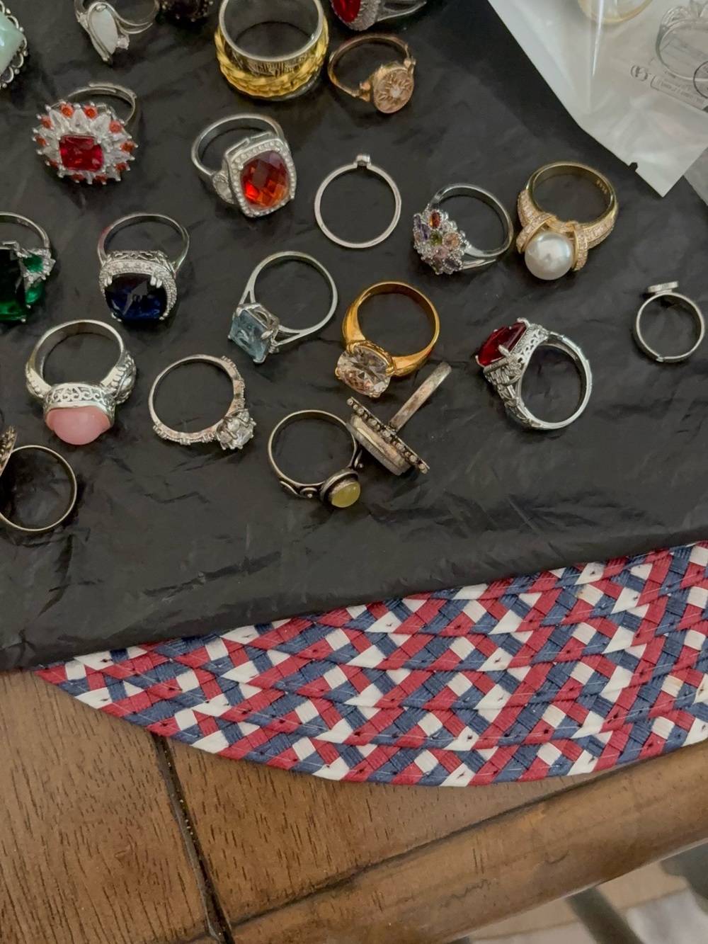 :30 + rings, all colors. Silver tone , gold tone , pearls etc - Picture 4 of 6